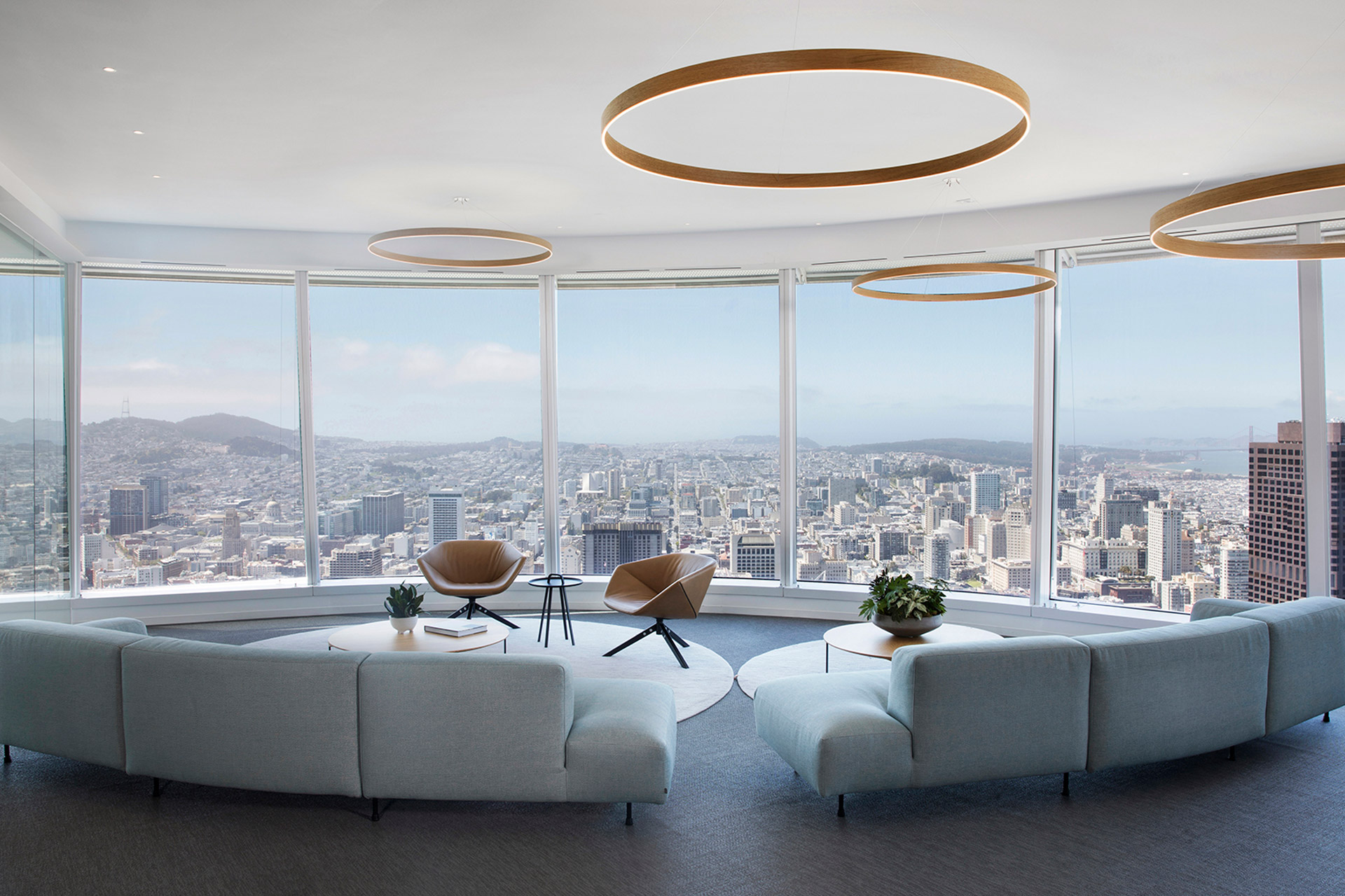 Salesforce Tower Sky Office | Uncrate