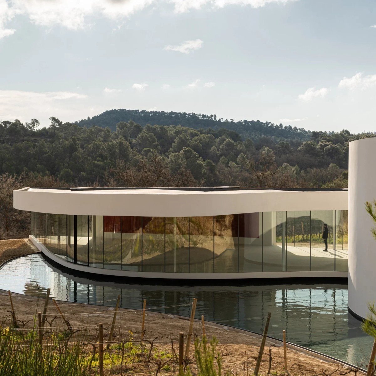 Architect Oscar Niemeyer’s Final Building Opens – COOL HUNTING®
