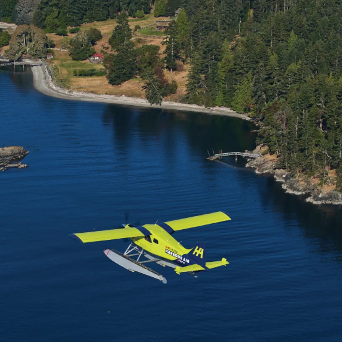 World’s First Commercial Electric Plane Passes Flight Test – COOL HUNTING®