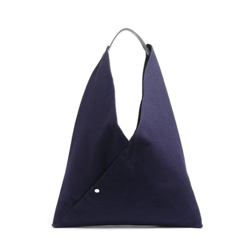 N°39 Medium Triangle Tote Bag – COOL HUNTING®